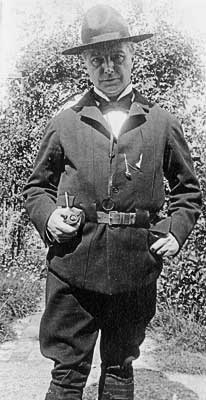 Edward Heron-Allen in his all-black scout uniform, c. 1915